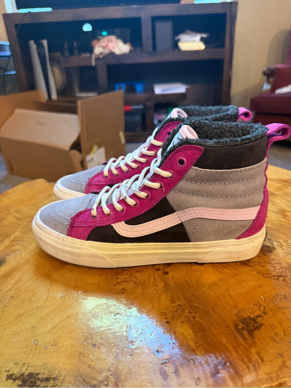 Vans Sk8-Hi MTE Weatherproof Magenta Grey Black Sneakers Men's 5.5 / Women's 7.0